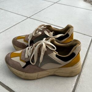 Steve Madden Memory Chunk Sneakers Size 4